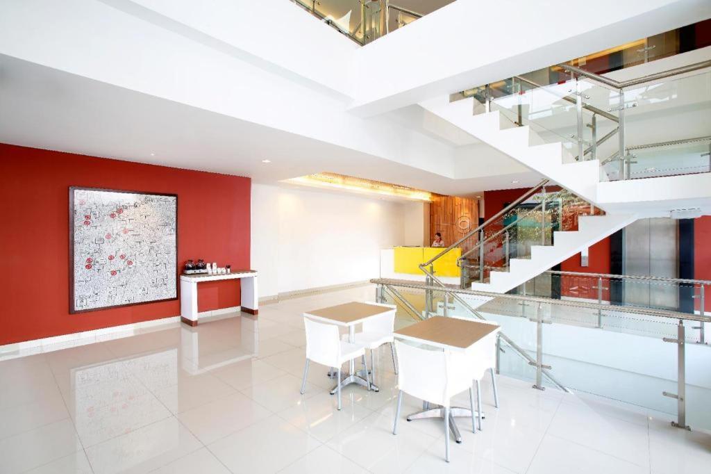 Amaris Hotel La Codefin Kemang Jakarta Buitenkant foto