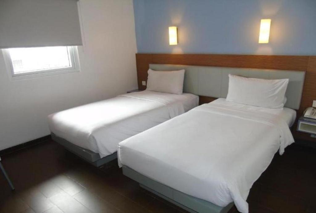 Amaris Hotel La Codefin Kemang Jakarta Buitenkant foto