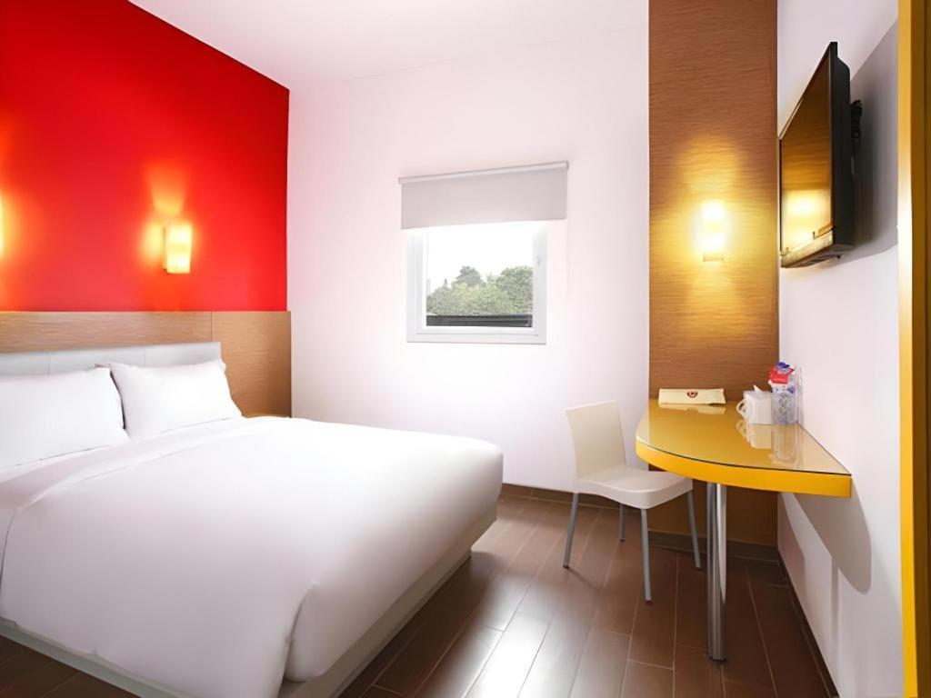 Amaris Hotel La Codefin Kemang Jakarta Buitenkant foto