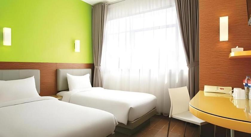 Amaris Hotel La Codefin Kemang Jakarta Buitenkant foto