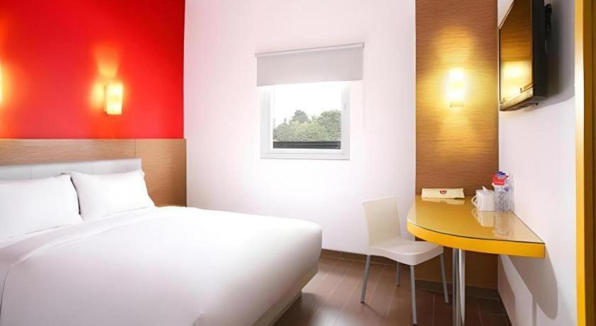 Amaris Hotel La Codefin Kemang Jakarta Buitenkant foto